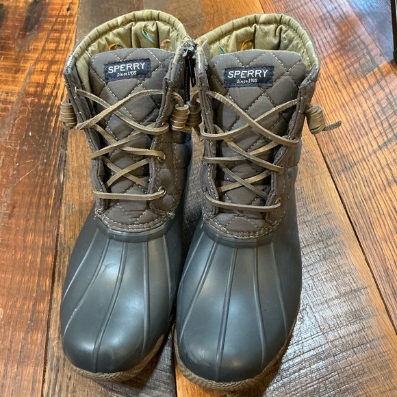 Sperry Women’s Quilted Duck Boots STS93027F Gray Size 7 – Waterproof - Picture 2 of 10